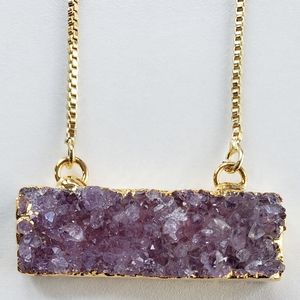 Quantity 1 druzy bar necklace.